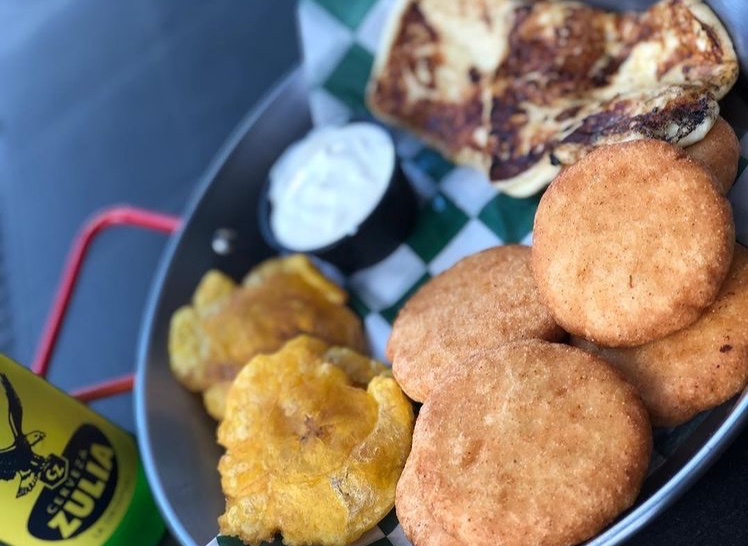 Fritos o Arepitas con Queso