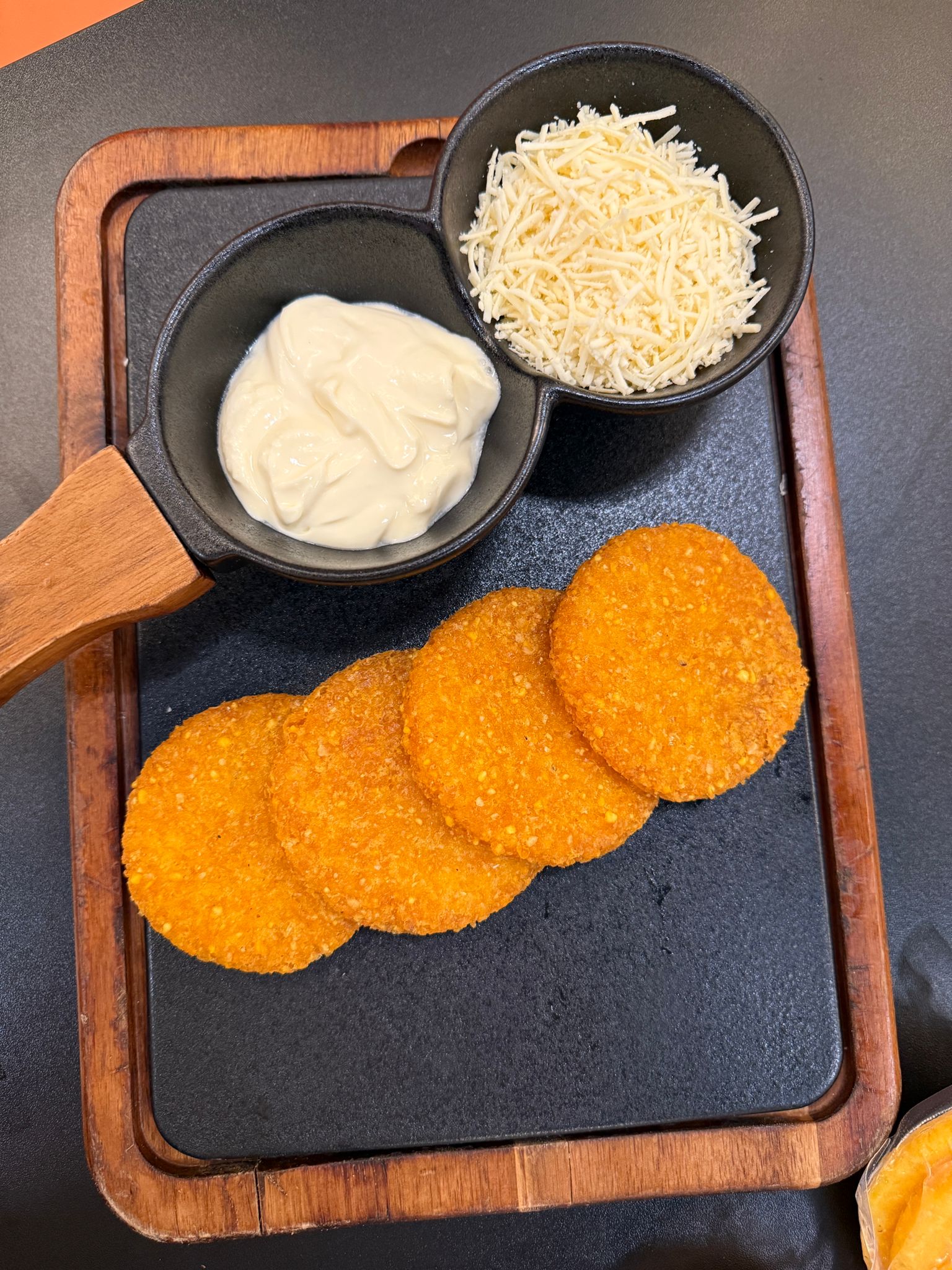 Arepitas de Maiz Pilao con Queso Rallado y Nata